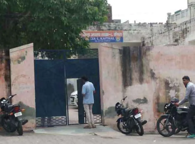 पेपर सॉल्व करवाते कैथल में पकड़े 5 युवक