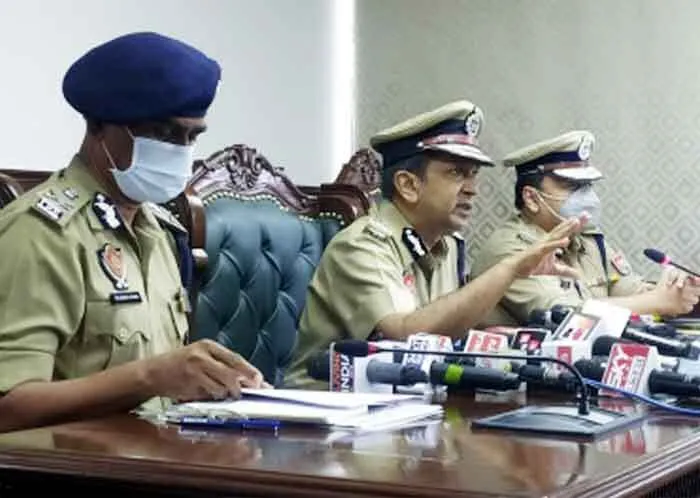 अमृतसर के सीमावर्ती गांव से टिफिन बम बरामद, आतंकी साजिश का पर्दाफाश