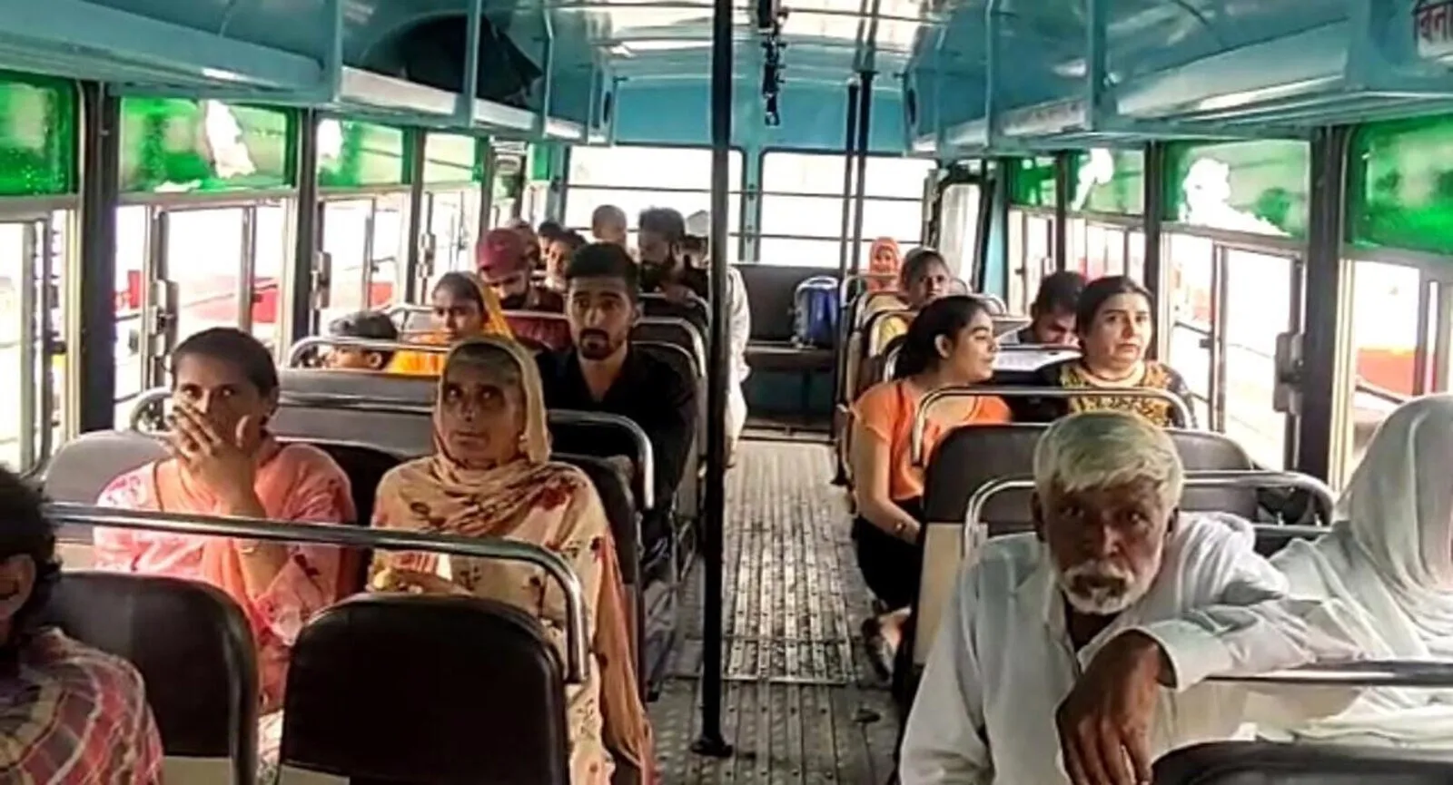रक्षाबंधन: बसों में महिलाओं व बच्चों ने उठाया मुफ्त यात्रा का लाभ