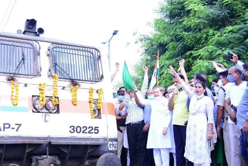 सरसा की तर्ज पर रोहतक को मिली इंटरसिटी एक्सप्रेस की सौगात