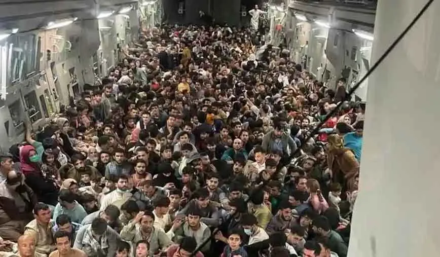 जिस विमान से गिरकर मरे लोग, अब उसकी अंदर की फोटो हुई वायरल