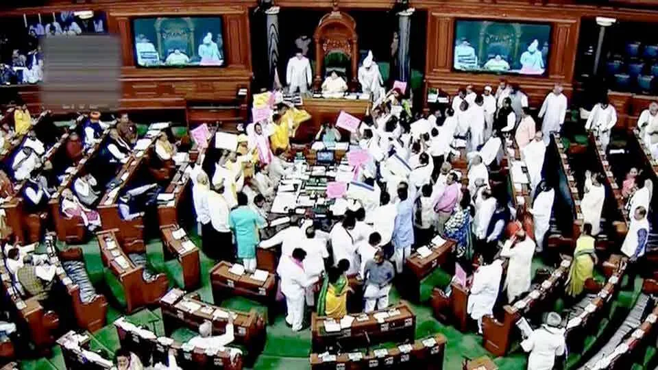 लोकतंत्र की छवि प्रभावित