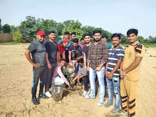 ‘पौधारोपण की खुशबू से महक उठी धरा’