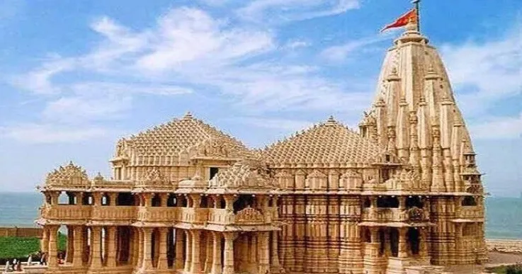 प्रधानमंत्री ने सोमनाथ मंदिर में कई प्रोजेक्टस की शुरूआत की