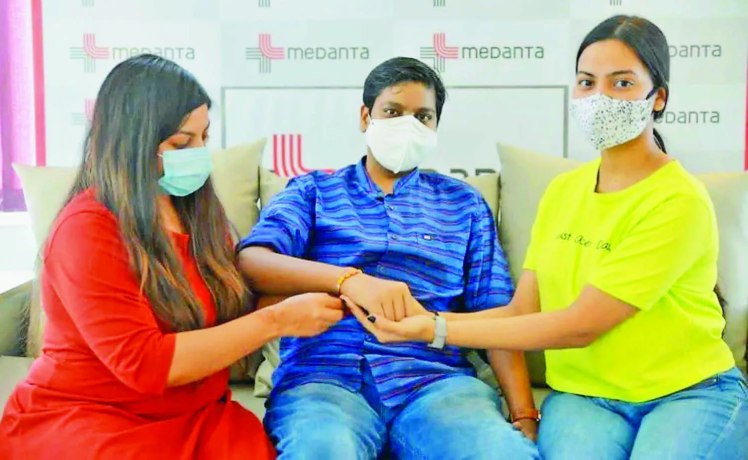 दो बहनों ने भाई को अपना आधा-आधा लीवर देकर बचाई जान