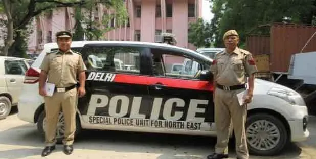 दिल्ली पुलिस ने 5 पिस्तौल के साथ हथियार तस्कर को किया गिरफ़्तार
