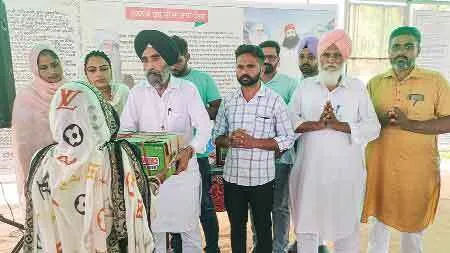 जरूरतमंदों को बांटा राशन, पौधे लगाए व भलाई कार्यां में किया ब्लॉकों का सहयोग