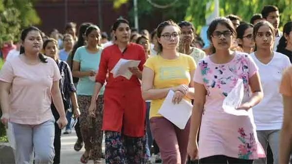 कैसे चुनें सार्वजनिक बैंक में ऑफिसर या बैंकिंग करियर
