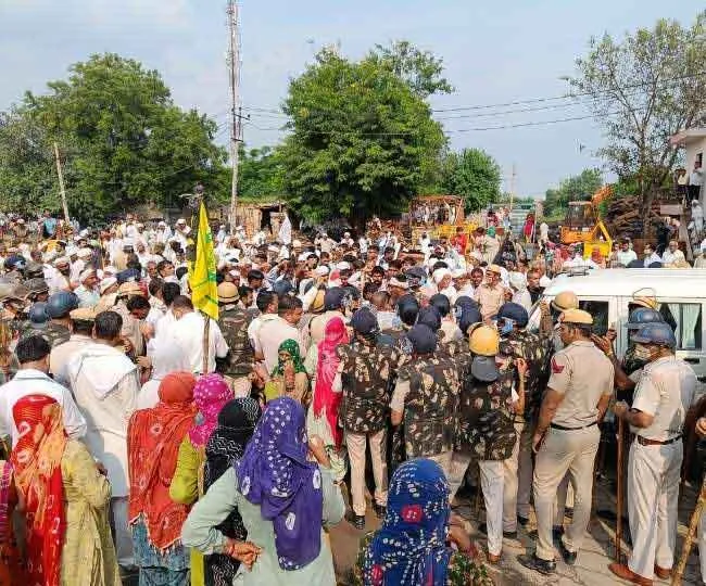 जीन्द में किसानों ने किया भाजपा कार्यालय का घेराव