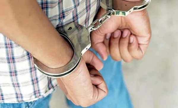 फर्जी सब-इंस्पैक्टर बन नौकरी दिलाने का झांसा देकर लाखों ठगे, गिरफ्तार