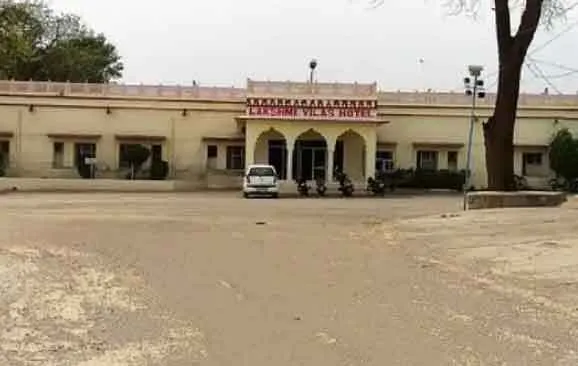 लक्ष्मी विलास होटल की जमीन पर महात्मा गांधी इंस्टीट्यूट खोलने पर भेजा नोटिस