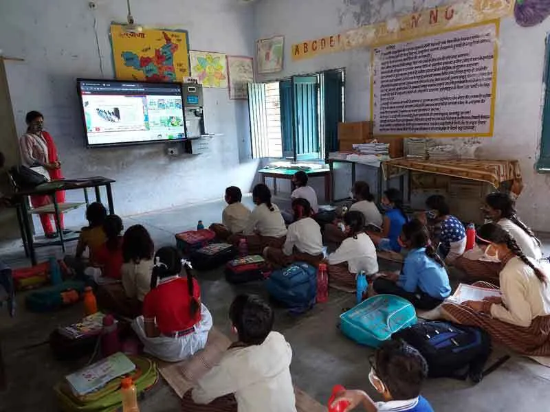 अब स्कूलों में ब्लैक बोर्ड को बाय-बाय!