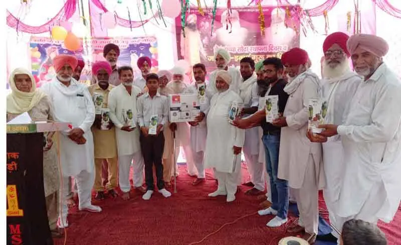 ईनाम पाकर हर्षित पाठक बोले, थैंक्स सच कहूँ