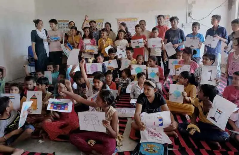 सारथी फाउंडेशन बना शिक्षा का सारथी, शुरू किया स्कूल