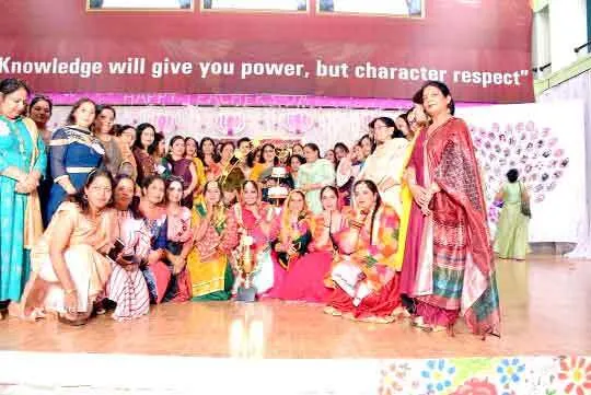 शिक्षक दिवस : शाह सतनाम जी गर्ल्ज स्कूल की अध्यापिकाओं ने मंच पर बिखेरा जलवा