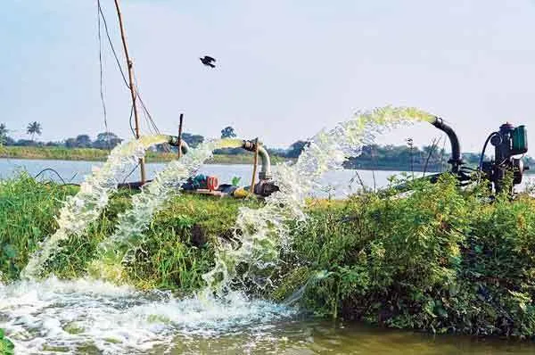 भूजल का स्तर बढ़ाने के लिए विधानसभा की विशेष समिति ने स्पीकर को सौंपी रिपोर्ट