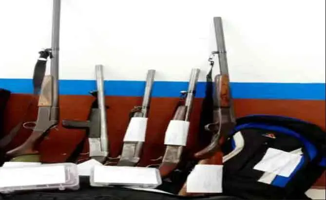 तेलंगाना एक्सप्रेस में हथियारों से भरा बैग मिला
