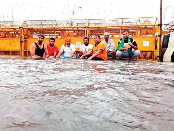 मौसम अपडेट: पूरे उत्तर भारत में आज भारी बरसात होने के आसार बरसे बादल, दिल्ली में 46 साल का रिकॉर्ड टूटा