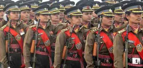 मोदी विश्वविद्यालय महिला सैनिक तैयार करने में अपनी भूमिका अदा करेगा