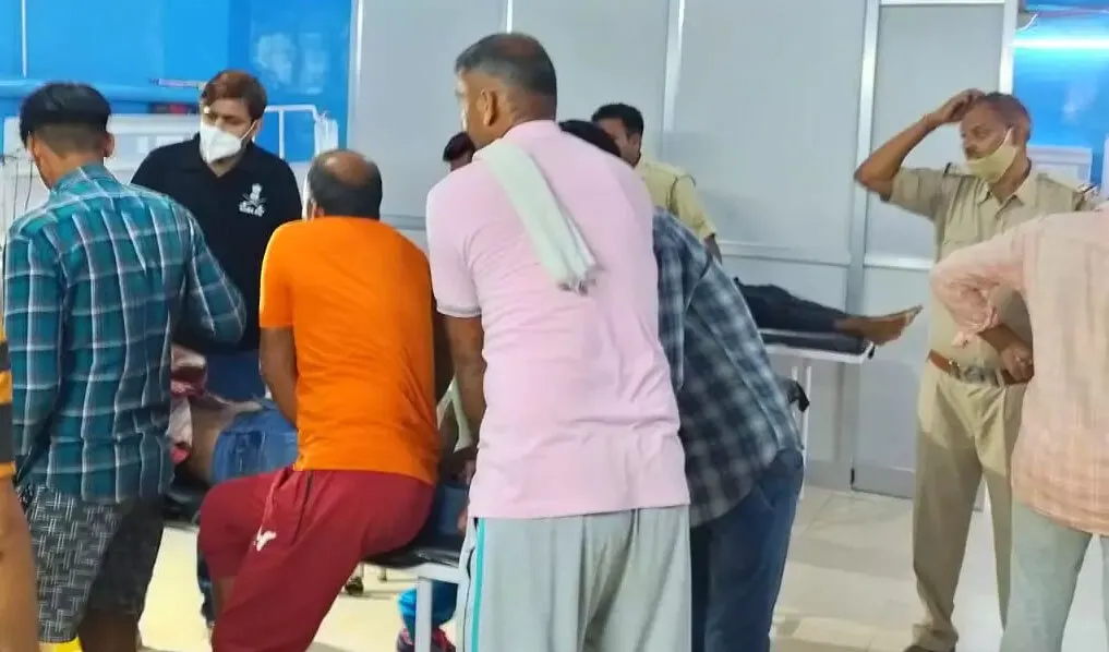 दो बाइकों की टक्कर में चार युवकों की मौत