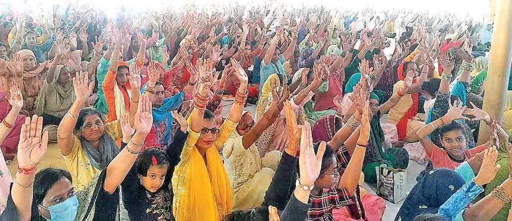 ‘पूज्य गुरु जी ने पूरे विश्व को पढ़ाया इंसानियत का पाठ’