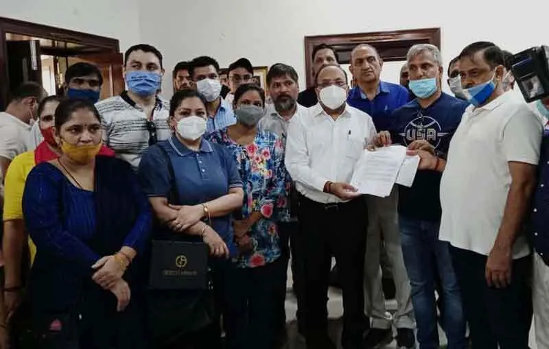डीएलएफ में बिना मान्यता के ही चलाया जा रहा डीपीएस!