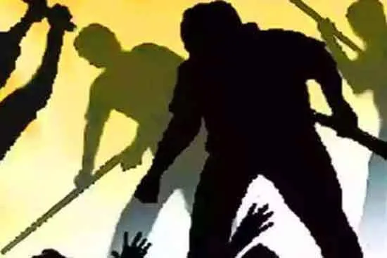 खेत मजदूर की डंडों से पीट कर हत्या