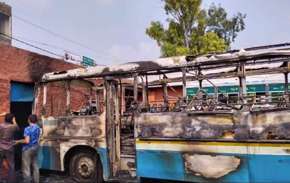 हरियाणा रोडवेज की बस आग में जल कर खाक