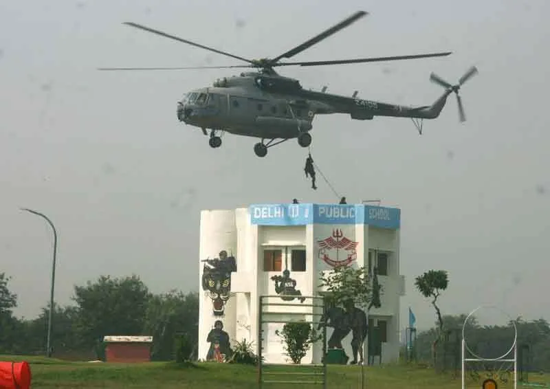 एनएसजी कमांडो ने दिखाए हैरतअंगेज करतब