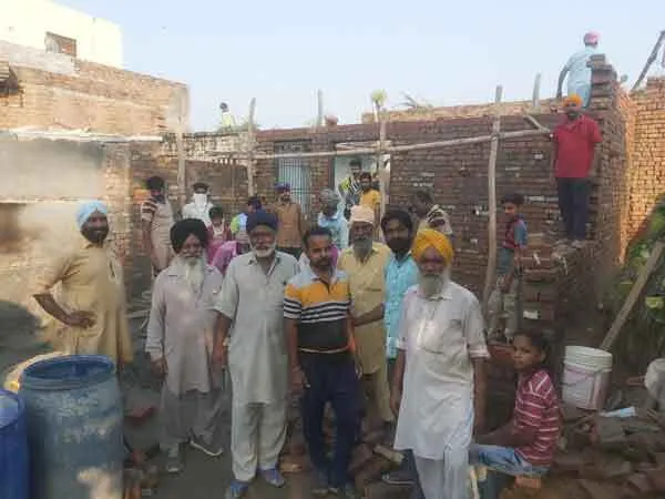 ब्लॉक बादशाहपुर की साध-संगत ने 2 परिवारों को बनाकर दिया ‘आशियाना’
