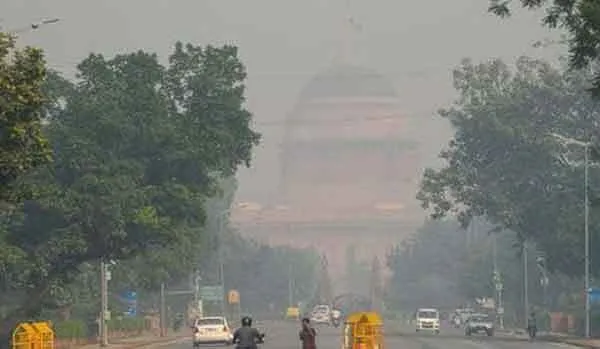 तेज हवाएं चलने से राजधानी दिल्ली की वायु गुणवत्ता में मामूली सुधार