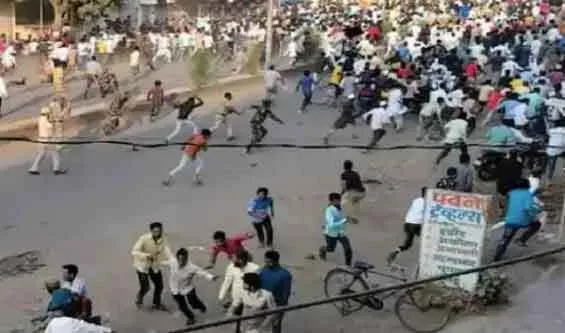 महाराष्ट्र के अमरावती में फिर भड़की हिंसा, पुलिस ने किया लाठीचार्ज