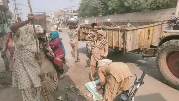 ब्लॉक कल्याण नगर ने चलाया स्वच्छता अभियान