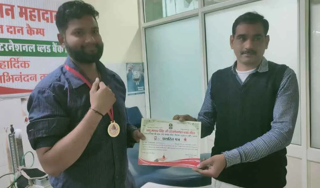 डेरा श्रद्धालु अश्वनी इन्सां ने इमरजेंसी में डेंगू पीड़ित के लिए दान किए प्लेटलेट्स