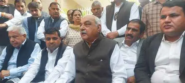 गठबंधन सरकार की नीति है ‘बेचो नौकरी, खरीदो वोट, कमाओ नोट’- हुड्डा