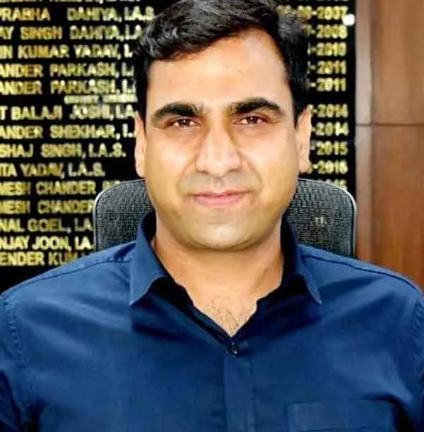 दम घोंटती हवा के बीच डीसी श्याम लाल पूनिया ने आमजन से की अपील
