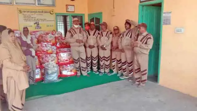ठंड में ठिठुर रहे 105 परिवारों के लिए मद्दगार बने डेरा श्रद्धालु
