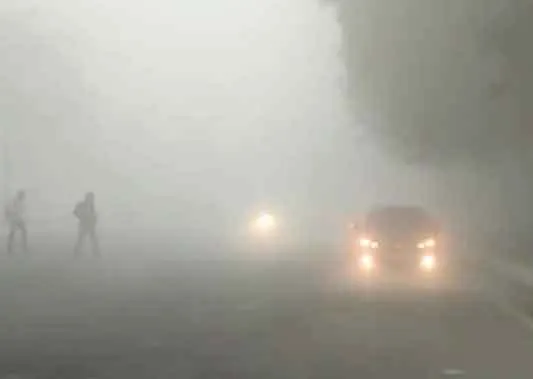दिल्ली में मौसम की सबसे सर्द रात