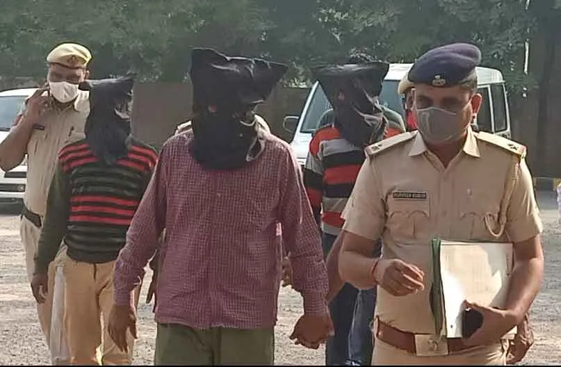 पाइप लाइन तेल चोरी गिरोह का किया पर्दाफाश, तीन गिरफ्तार