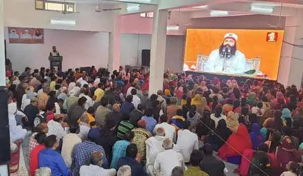 पावन अवतार माह की खुशी में 15 परिवारों को दिया राशन