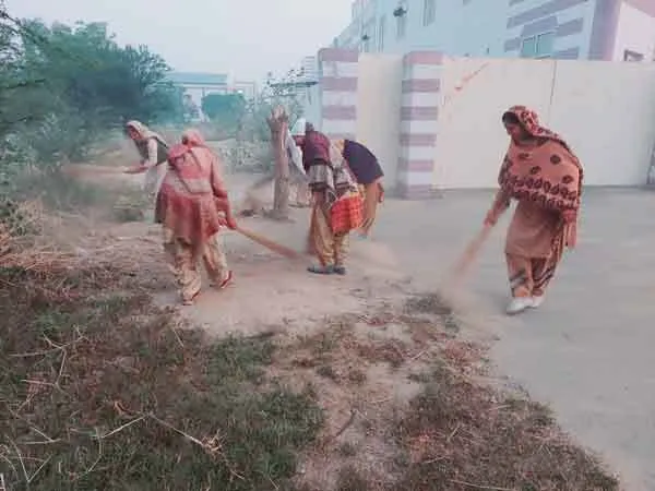 शाह सतनाम जी पुरा की साध- संगत ने चलाया सफाई अभियान