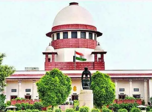 प्रदूषण पर केंद्र, दिल्ली सरकार को सुप्रीम कोर्ट की फटकार, स्थाई हल निकाले