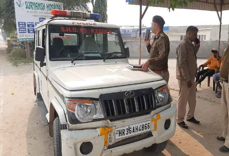 दिनदहाड़े बदमाशों ने युवक से 4.35 लाख रुपये लूटे