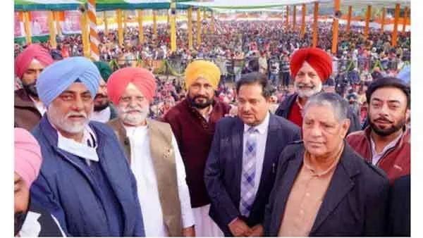 चन्नी का आशावर्करों, मिड डे मील वर्करों के लिए 125 करोड़ रुपए का तोहफा