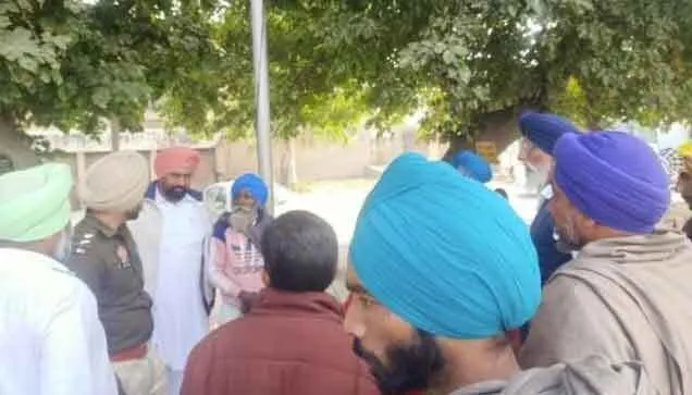 सरसों का साग खाने के बाद दंपत्ति की मौत, बेटे की हालत गंभीर