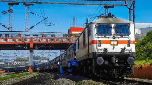 दिल्ली रेल मंडल ने प्रमुख स्टेशनों पर लगाए सोलर प्लांट