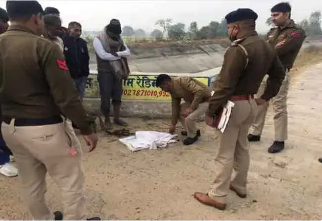 पत्थर से बांध नहर में फेंक दी नवजात बच्ची