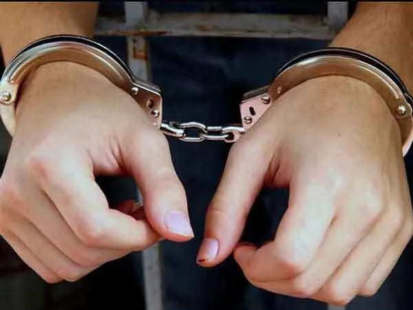 युवक एक किलो आरडीएक्स के साथ गिरफ्तार