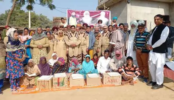 रोड़ी की साध-संगत ने पौधारोपण कर जरूरतमंदों में बांटे कंबल व राशन