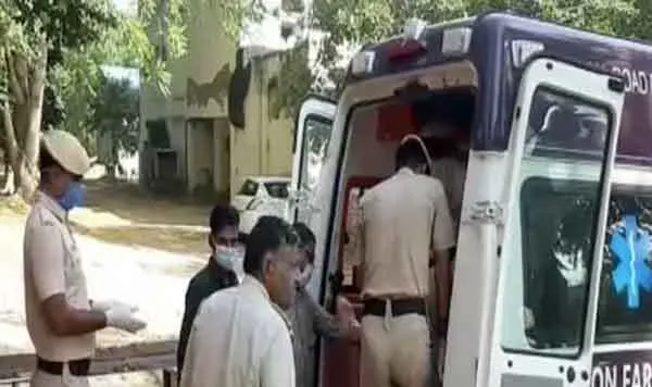 शादी के बाद ससुराल जा रही दुल्हन को युवक ने मारी पांच गोलियां, गंभीर
